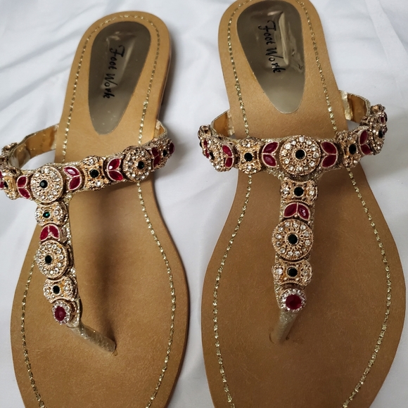 Sandals - Picture 5 of 8